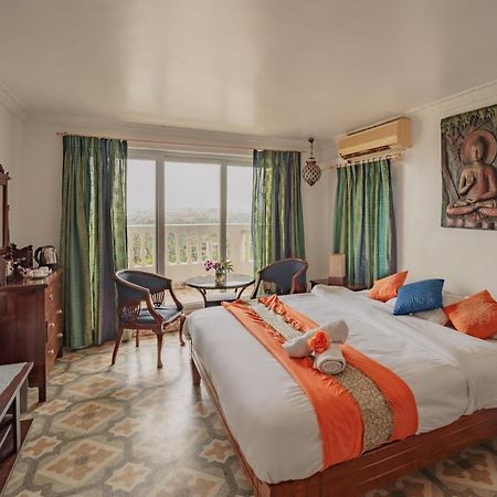 Ocean Suite Goa ドナ・ポーラ エクステリア 写真