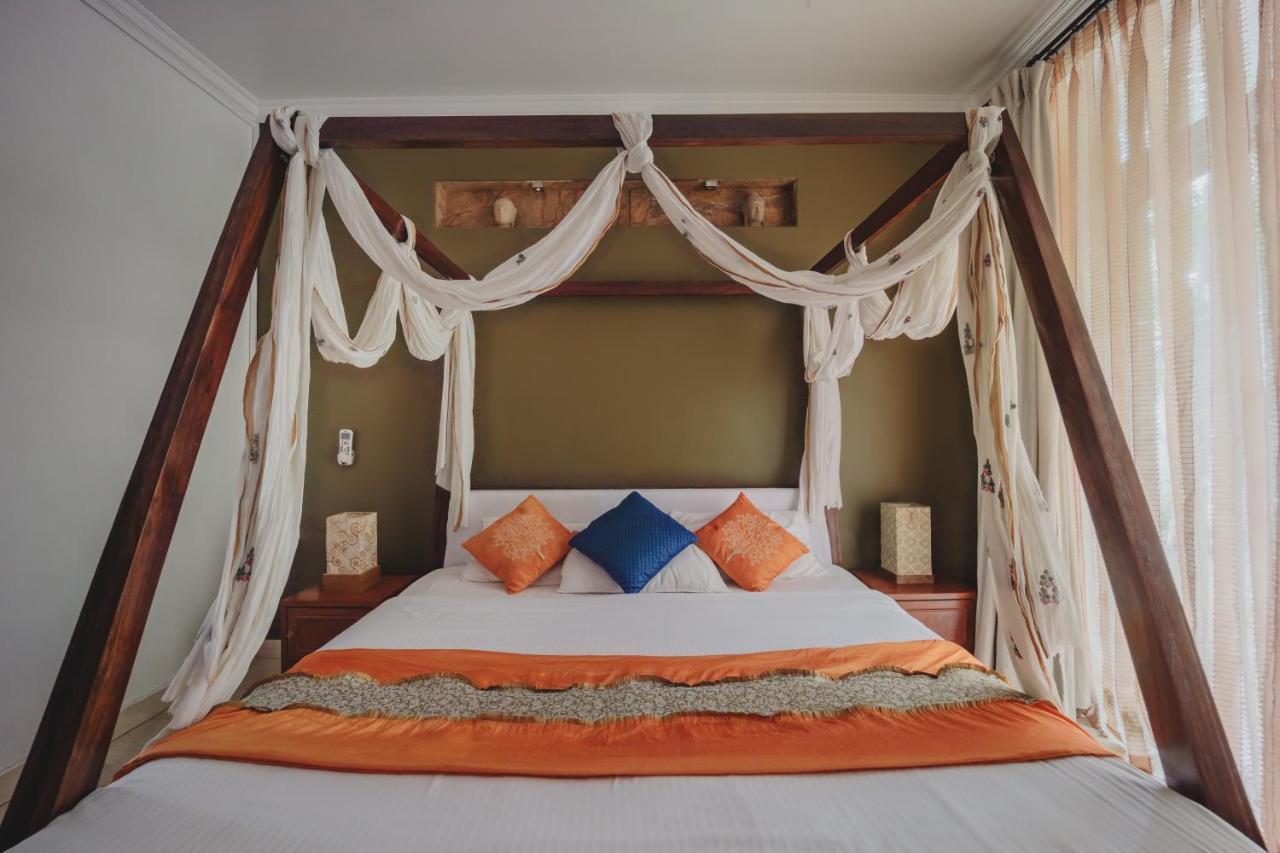 Ocean Suite Goa ドナ・ポーラ エクステリア 写真