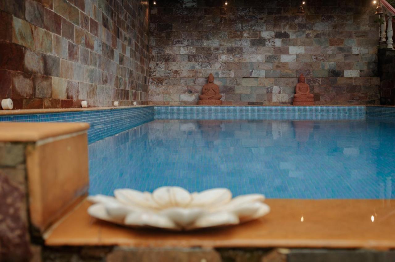Ocean Suite Goa ドナ・ポーラ エクステリア 写真